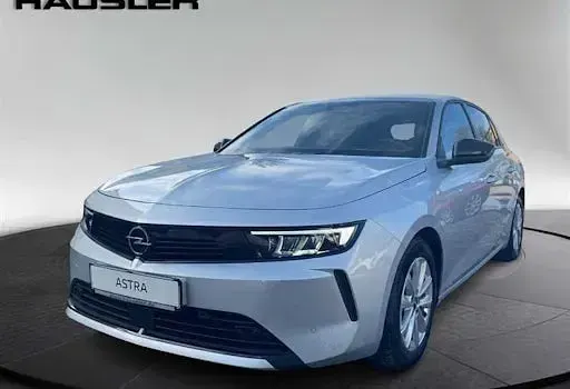Używany Opel Astra Edition 131 KM (96 kW) 2025 Hatchback