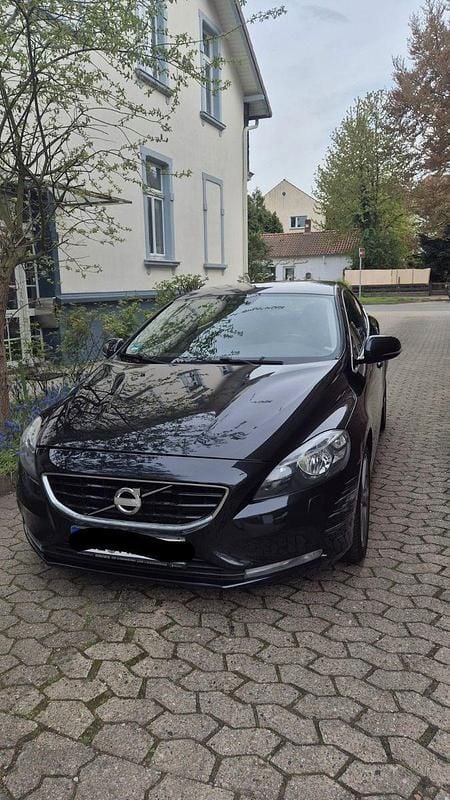 Usata Volvo V40 150 CV (110 kW) 2012 Nero Utilitaria