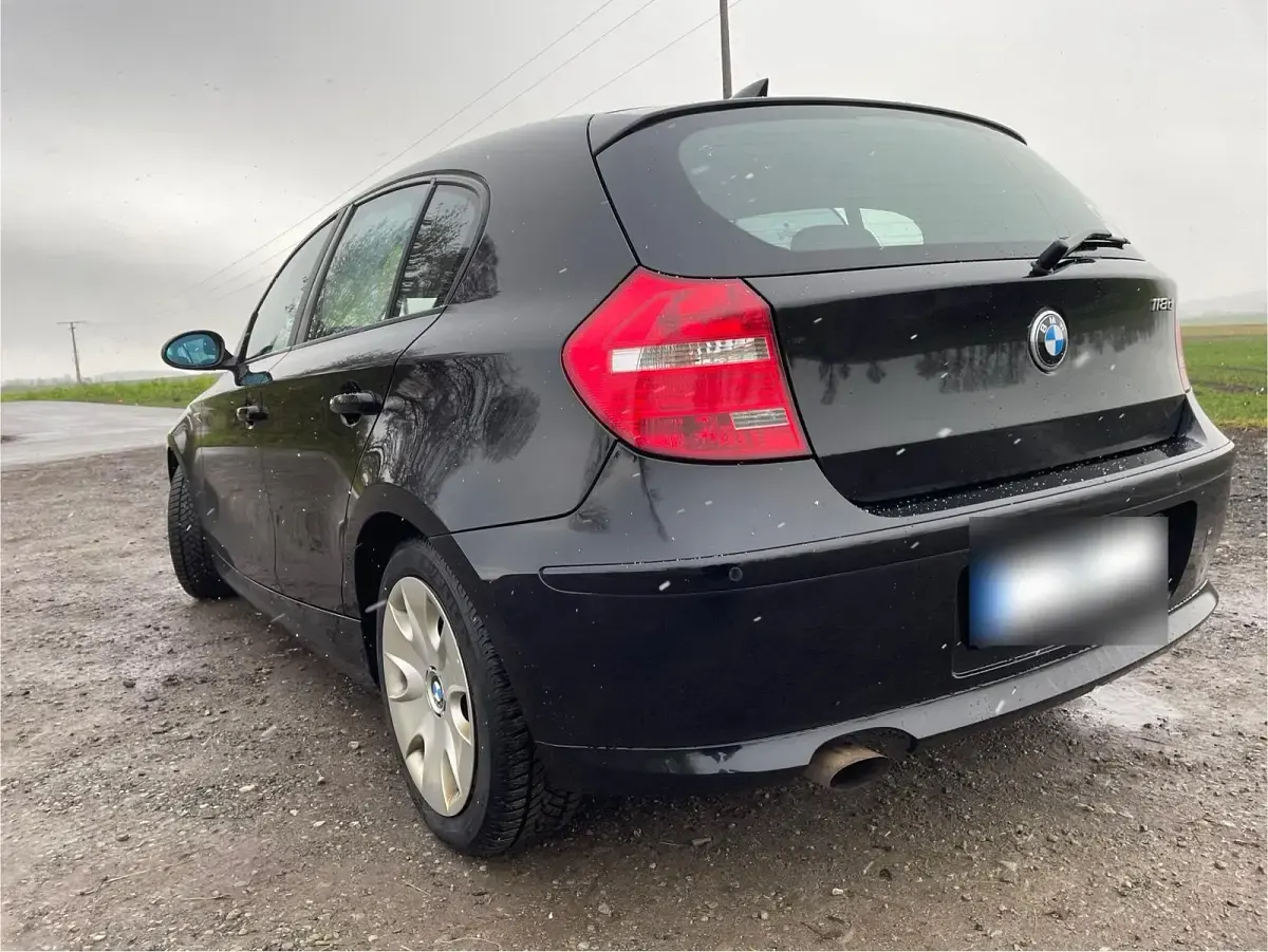 Gebraucht BMW 118 143 PS (105 kW) 2008 Schwarz Kleinwagen