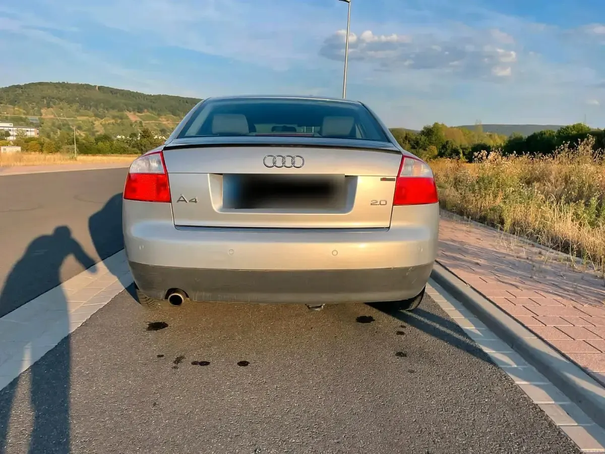 Gebraucht Audi A4 131 PS (96 kW) 2001 Silber Limousine