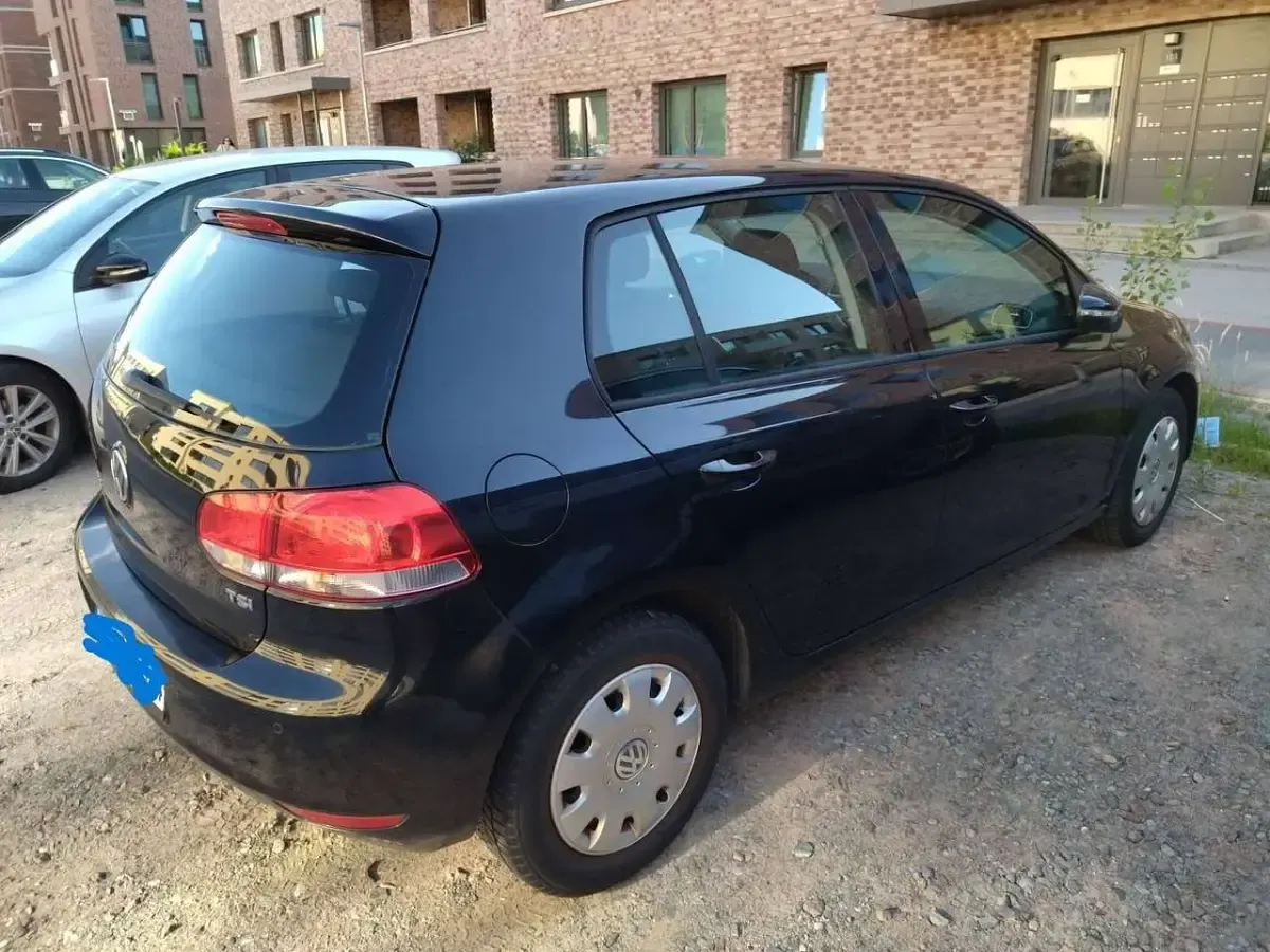 Gebraucht VW Golf VI Comfortline 105 PS (77 kW) 2011 Schwarz Kleinwagen