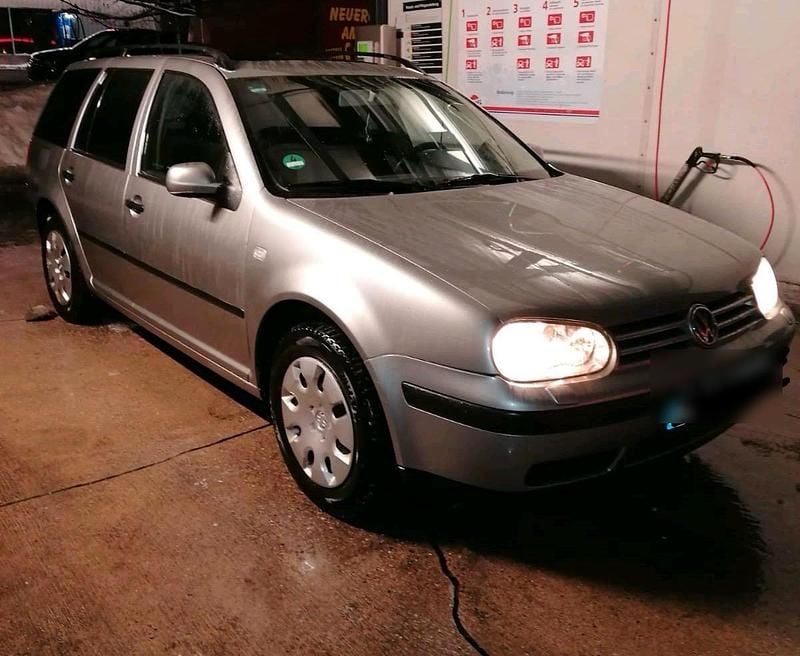 Silber Gebraucht 2002 VW Golf IV Kombi | 1.999 € - Bild 1/4