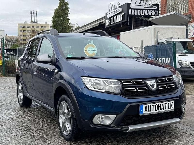 Blau Gebraucht 2017 Dacia Sandero Stepway Kleinwagen | 9.990 € (Guter Preis) - Bild 1/4