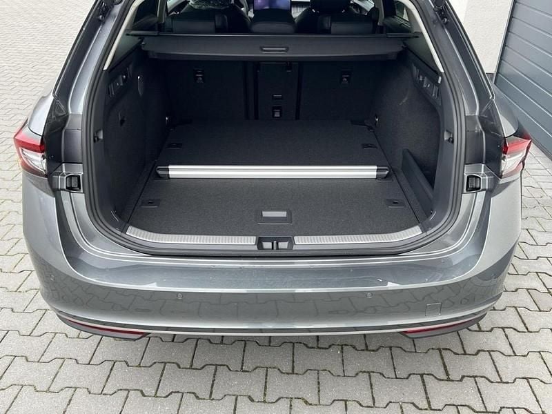 Neu Skoda Superb LAURIN & KLEMENT 150 PS (110 kW) 2025 Kombi