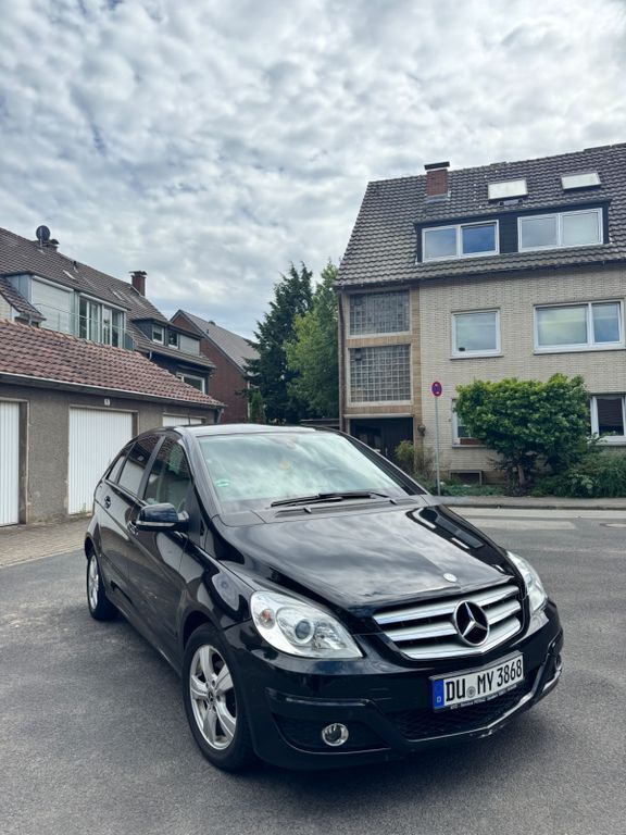 Schwarz Gebraucht 2008 Mercedes B170 Van / Kleinbus | 4.000 € (Fairer Preis) - Bild 1/4
