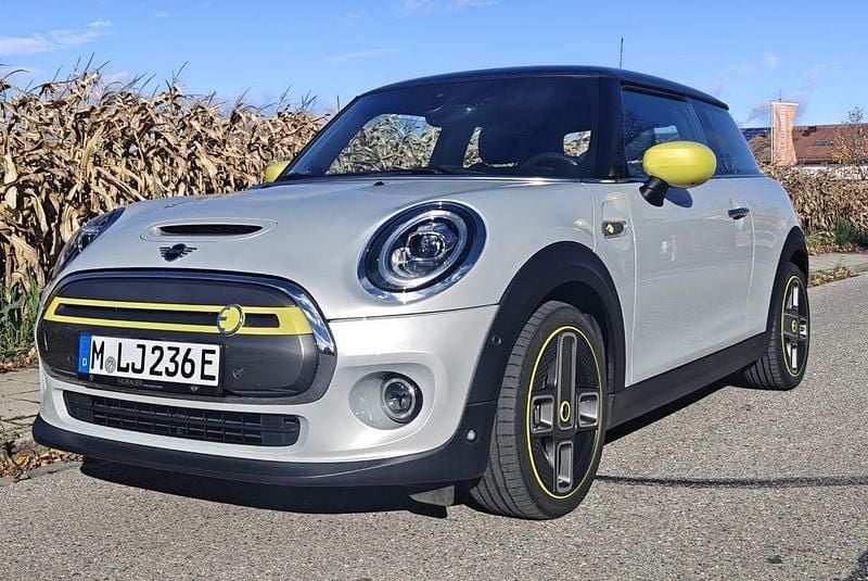 Silber Gebraucht 2020 Mini Cooper SE Kleinwagen | 16.500 € (Fairer Preis) - Bild 1/4