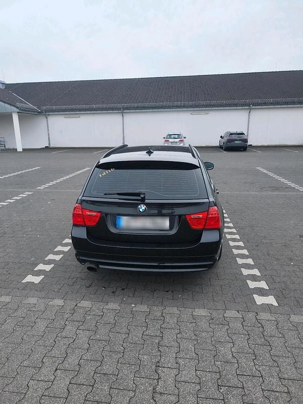 Usata BMW 320 170 CV (125 kW) 2011 Nero Station wagon