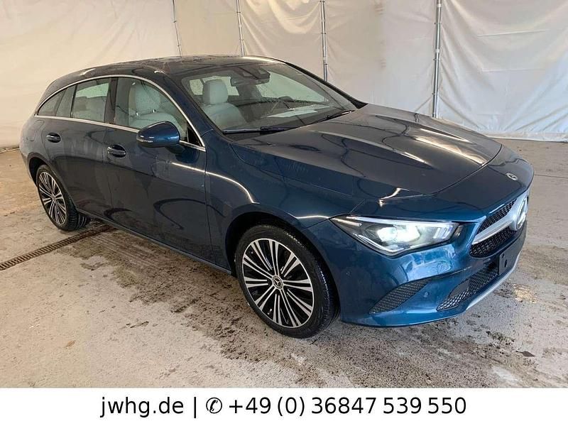 Gebraucht Mercedes CLA250e 218 PS (160 kW) 2022 Denimblau Limousine