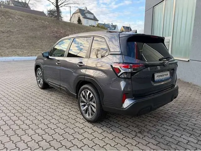 Neu Subaru Forester Platinum 136 PS (100 kW) 2026 Magnetite grey metallic SUV