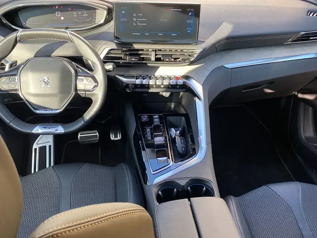 Gebraucht Peugeot 5008 GT 131 PS (96 kW) 2024 Schwarz schwarz (metallic) SUV