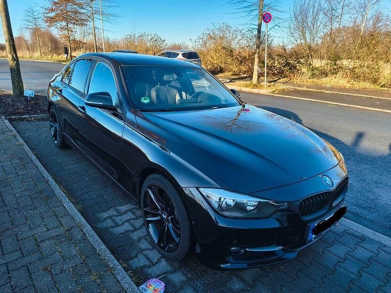 Schwarz Gebraucht 2012 BMW 328 Sport Line Limousine | 9.500 € (Fairer Preis) - Bild 1/4