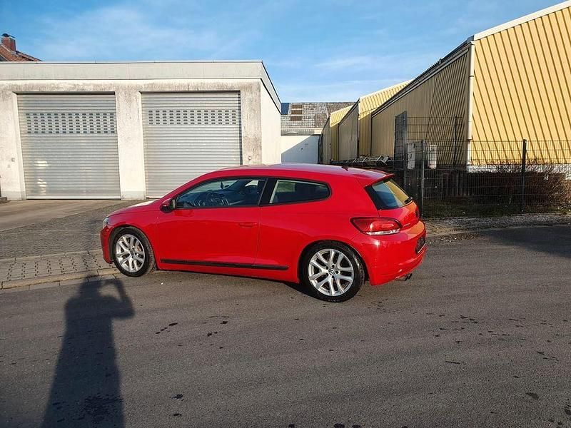 Gebraucht VW Scirocco 160 PS (117 kW) 2009 Salsa red Coupé