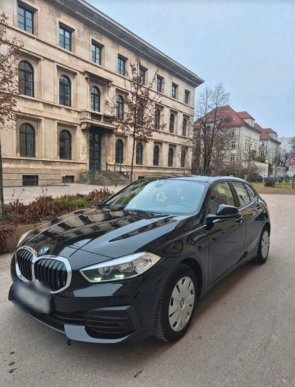 Gebraucht BMW 116 Advantage 116 PS (85 kW) 2021 Schwarz Kleinwagen