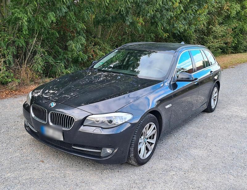 Grau Gebraucht 2011 BMW 525 Kombi | 5.200 € (Superpreis) - Bild 1/4