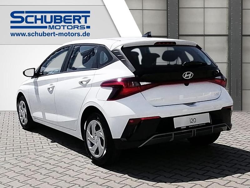 Neu Hyundai i20 Select 101 PS (74 kW) 2025 Atlas white / sol Kleinwagen