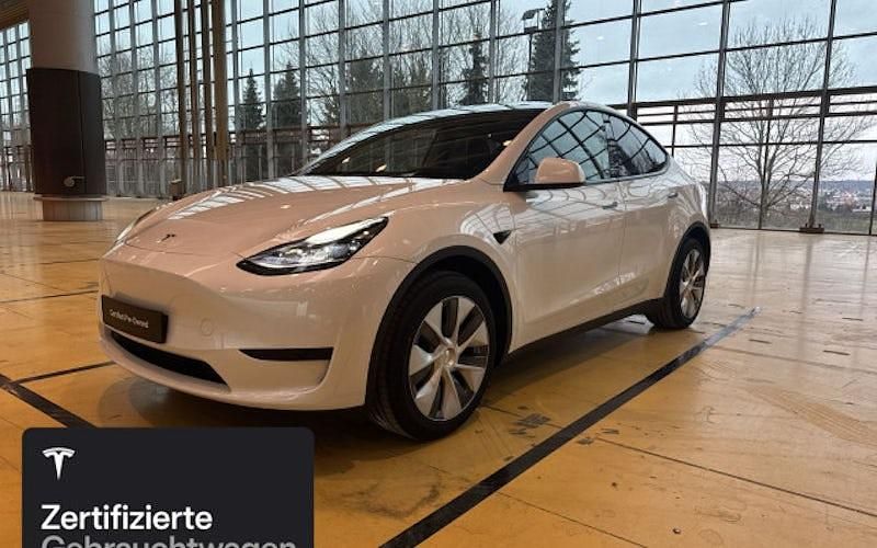 Weiß Gebraucht 2023 Tesla Model Y RWD SUV | 33.200 € (Fairer Preis) - Bild 1/4