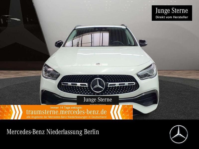 Weiß Gebraucht 2021 Mercedes GLA200 AMG SUV | 32.490 € (Fairer Preis) - Bild 1/3