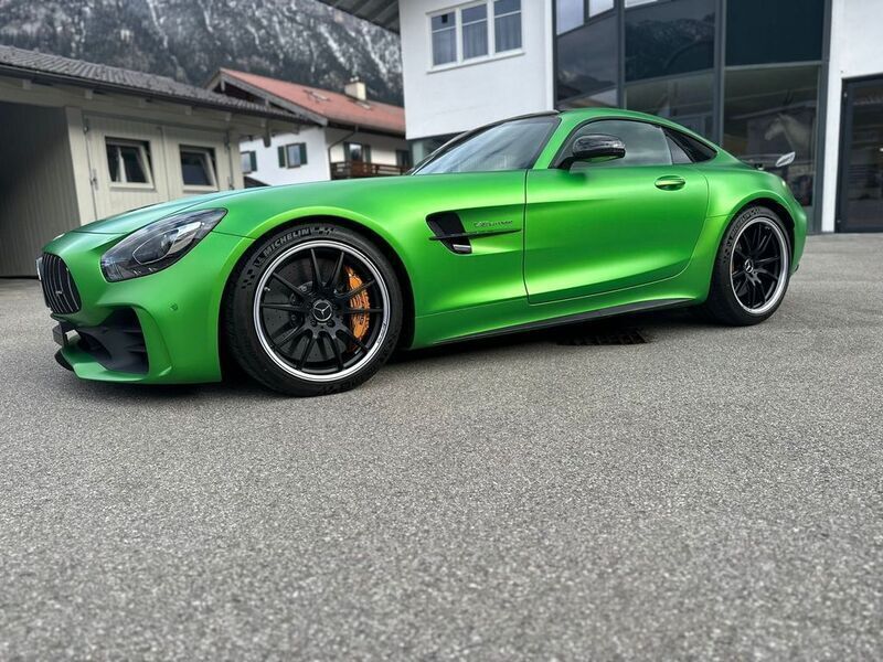 Grün Gebraucht 2018 Mercedes AMG GT R AMG Coupé | 249.000 € - Bild 1/4