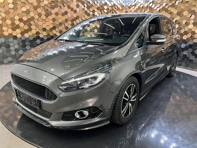 Gebraucht Ford S-MAX ST-Line 209 PS (153 kW) 2018 Magnetic Van / Kleinbus
