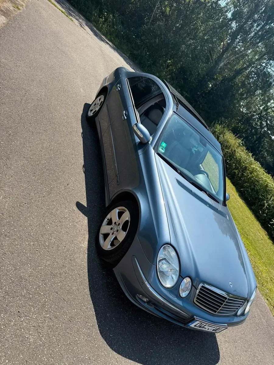 Gebraucht Mercedes E220 150 PS (110 kW) 2003 Grau Limousine
