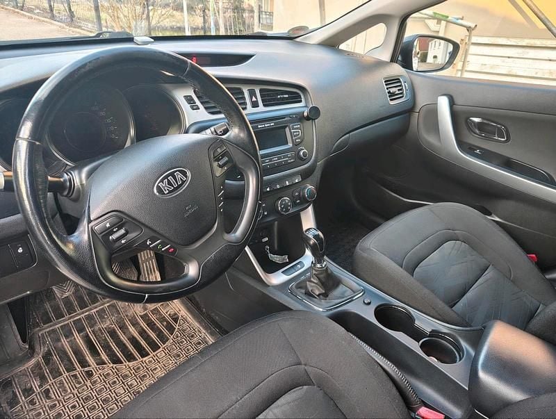 Gebraucht Kia Ceed 99 PS (72 kW) 2012 Grau Kleinwagen