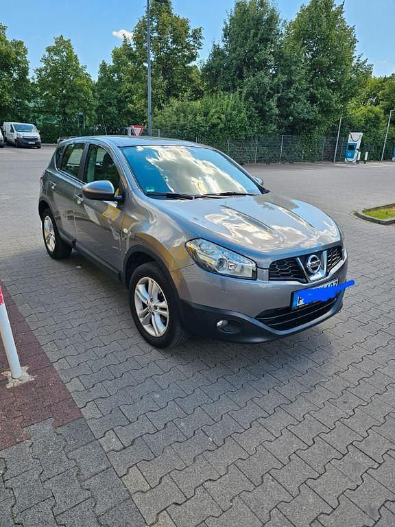 Grau Gebraucht 2013 Nissan Qashqai Acenta SUV | 6.000 € (Fairer Preis) - Bild 1/4