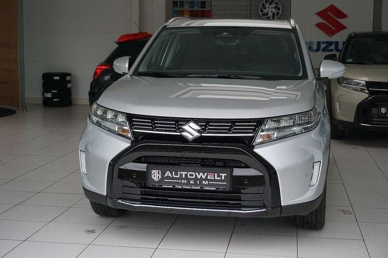 Neu Suzuki Vitara Comfort+ 102 PS (75 kW) 2025 Silky silver metallic SUV