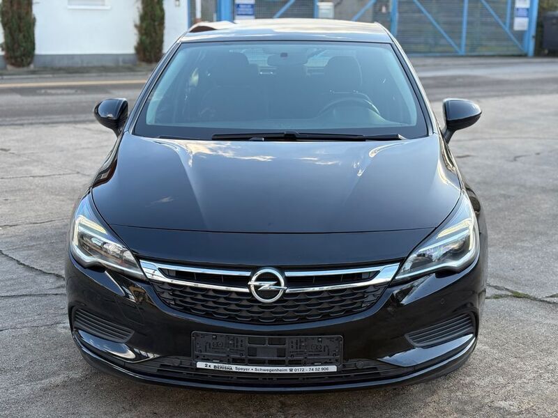 Schwarz Gebraucht 2018 Opel Astra Edition Limousine | 7.500 € (Fairer Preis) - Bild 1/4