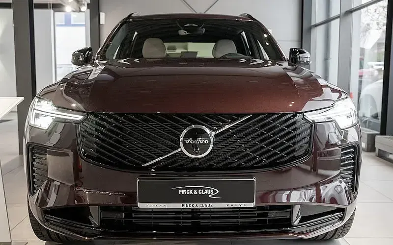 Nowe Volvo XC90 Plus 455 KM (334 kW) 2025 Czerwony SUV
