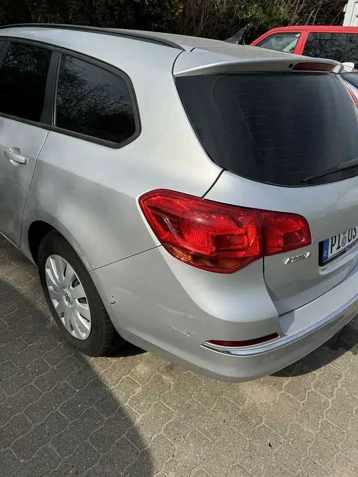 Gebraucht Opel Astra Edition 110 PS (80 kW) 2014 Limousine