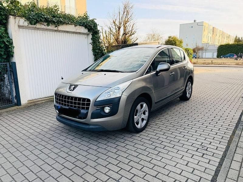 Gebraucht Peugeot 3008 Platinum 156 PS (114 kW) 2011 Gold Kombi