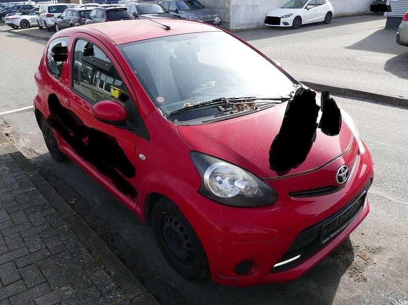 Gebraucht Toyota Aygo Cool 68 PS (50 kW) 2014 Rot Kleinwagen
