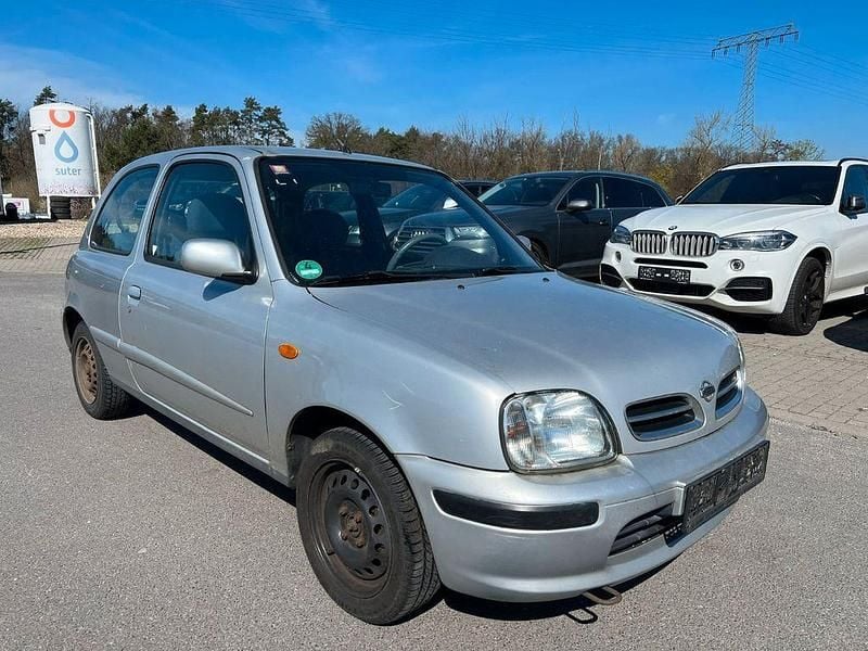Usado Nissan Micra 60 HP (44 kW) 2002 Prateado Citadino