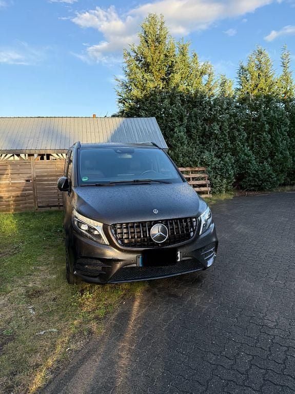 Gebraucht Mercedes V300 Exclusive 237 PS (174 kW) 2021 Schwarz Van / Kleinbus