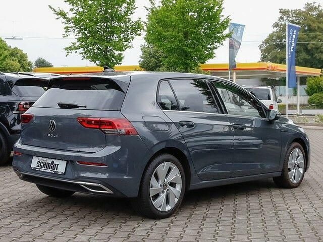 Gebraucht VW Golf VIII Style 131 PS (96 kW) 2020 Delfingrau Kleinwagen