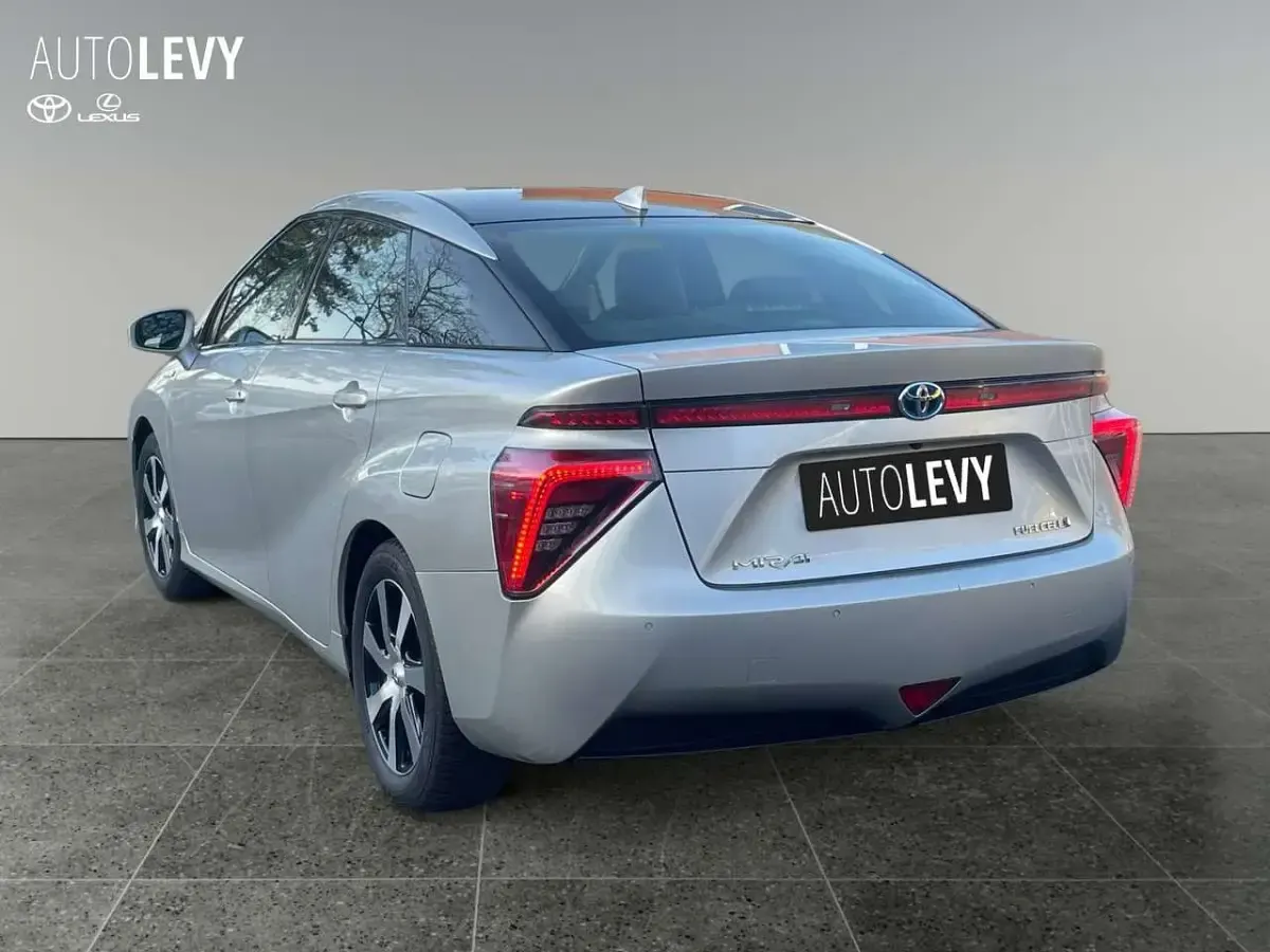 Gebraucht Toyota Mirai 182 PS (133 kW) 2016 Other Limousine