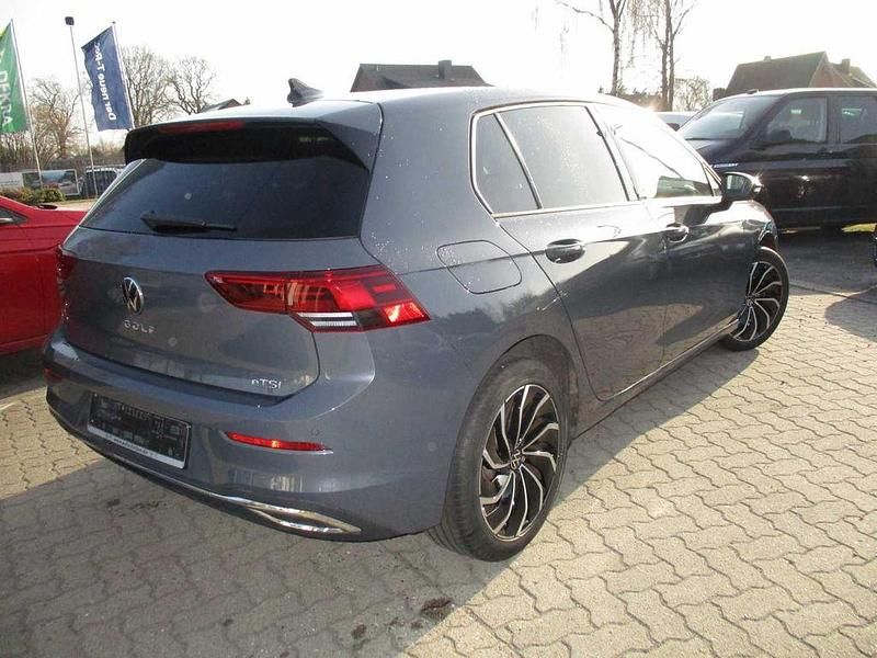 Gebraucht VW Golf VIII Move 110 PS (80 kW) 2023 Grau Limousine
