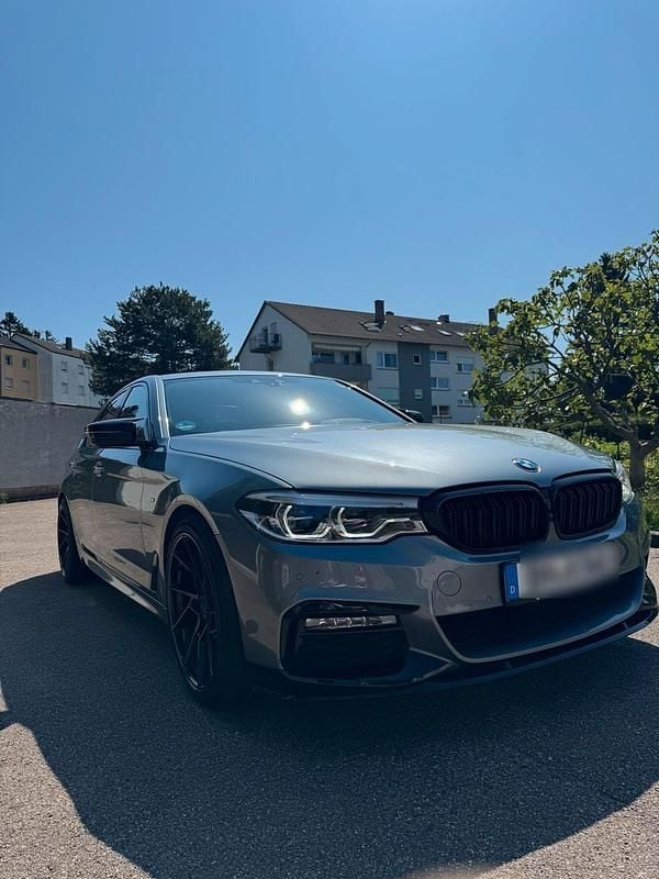 Grau Gebraucht 2017 BMW 540 Performance Limousine | 28.500 € (Guter Preis) - Bild 1/4