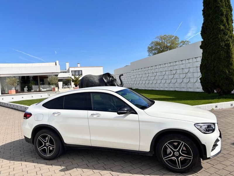 Weiß Gebraucht 2024 Mercedes GLC300 AMG Coupé | 64.800 € (Guter Preis) - Bild 1/4