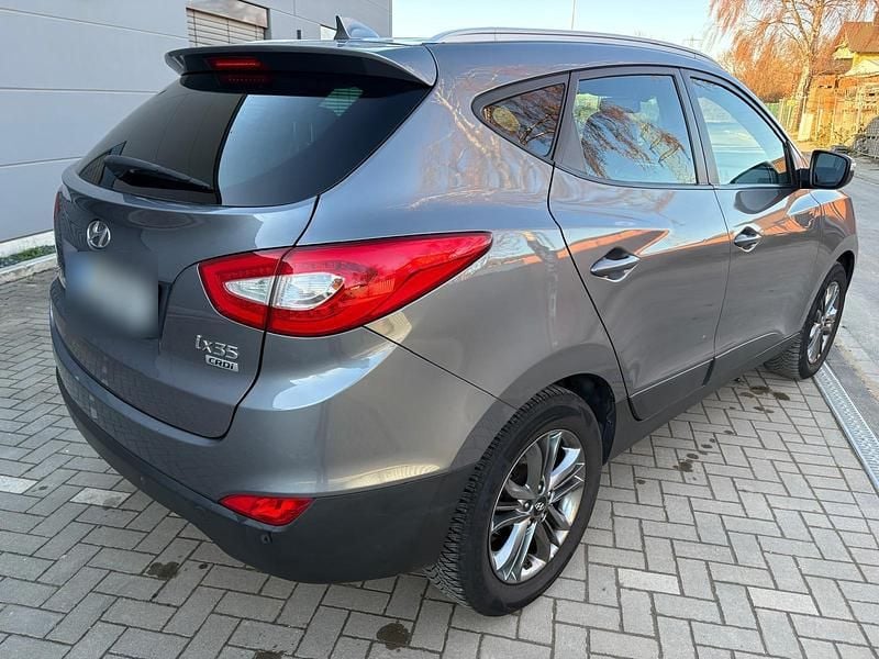 Gebraucht Hyundai Tucson 115 PS (84 kW) 2015 Grau SUV