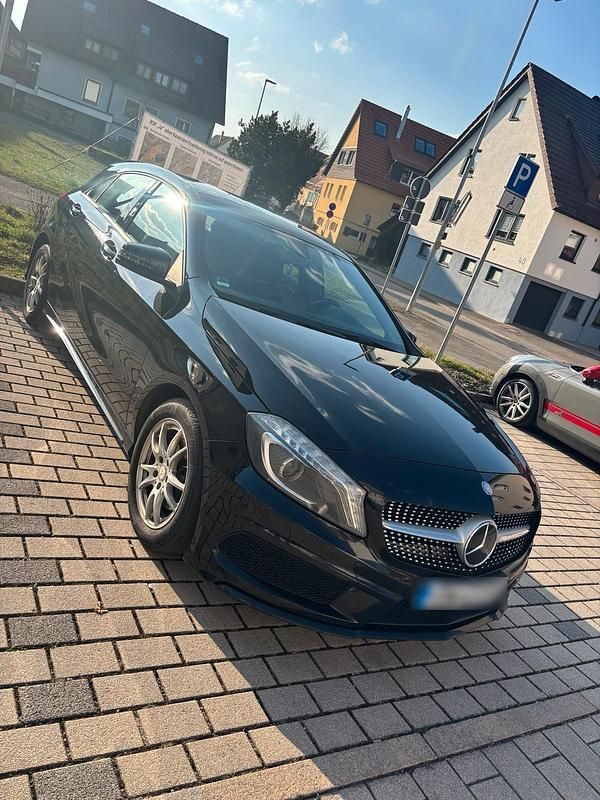 Gebraucht Mercedes A200 136 PS (100 kW) 2015 Schwarz Limousine