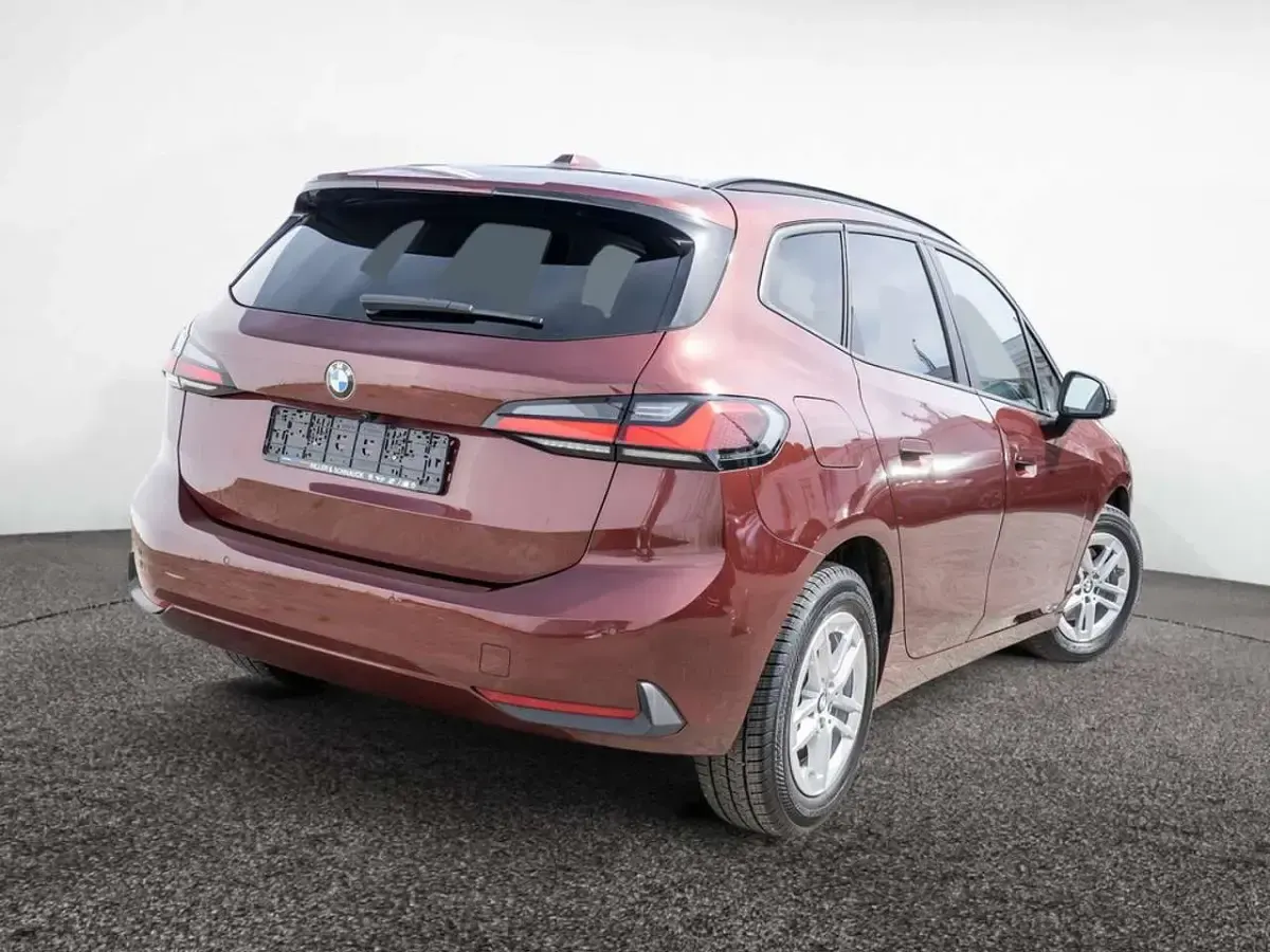 Gebraucht BMW 218 Active Tourer 136 PS (100 kW) 2023 Rot Van / Kleinbus