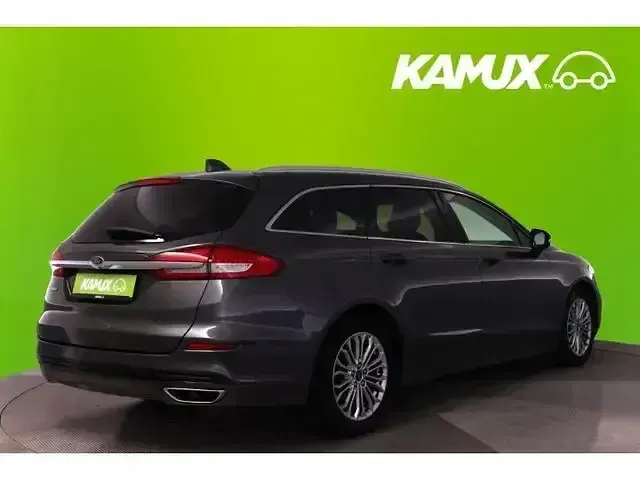 Gebraucht Ford Mondeo Titanium 190 PS (139 kW) 2022 Silber / grau Kombi