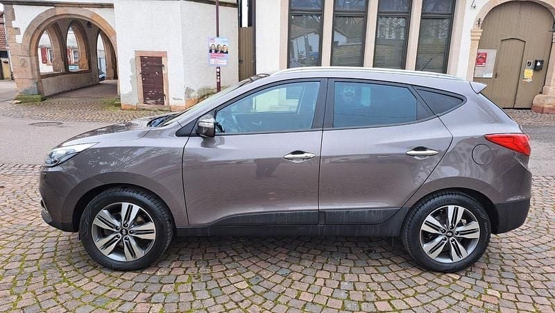 Braun Gebraucht 2014 Hyundai ix35 Trend SUV | 9.400 € (Superpreis) - Bild 1/4