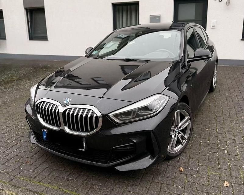 Schwarz Gebraucht 2020 BMW 118 M Sport Kleinwagen | 19.800 € (Guter Preis) - Bild 1/4
