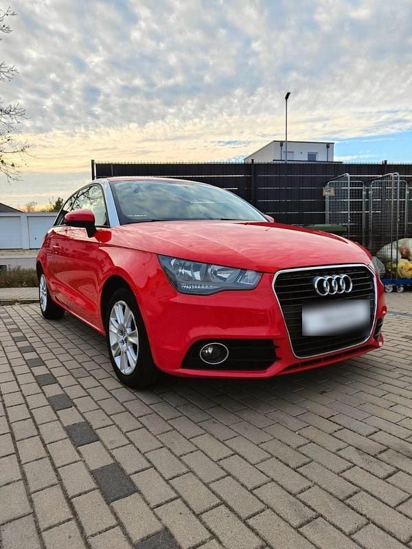Second-hand Audi A1 Ambition 86 CP (63 kW) 2011 Roșu Hatchback