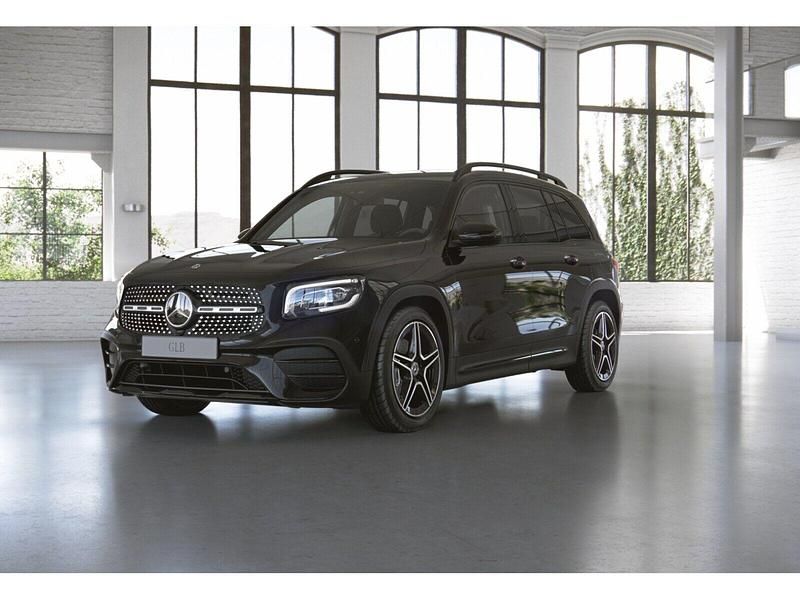 Metalliclack kosmosschwarz Gebraucht 2023 Mercedes GLB250 AMG SUV | 39.880 € (Fairer Preis) - Bild 1/4