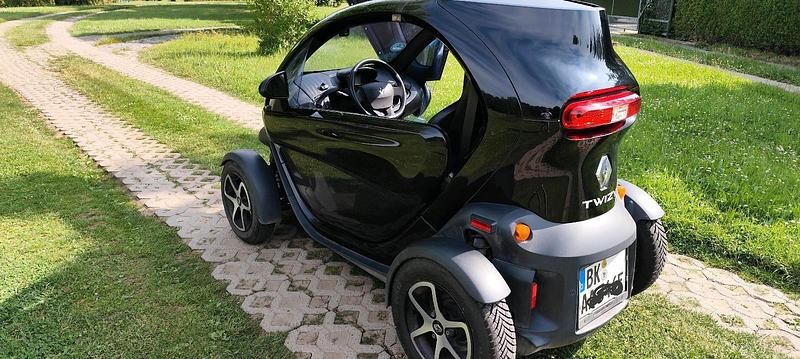 Schwarz Gebraucht 2019 Renault Twizy Intens Kleinwagen | 4.850 € (Superpreis) - Bild 1/4
