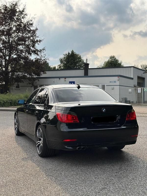 Gebraucht BMW 523 177 PS (130 kW) 2005 Schwarz Limousine