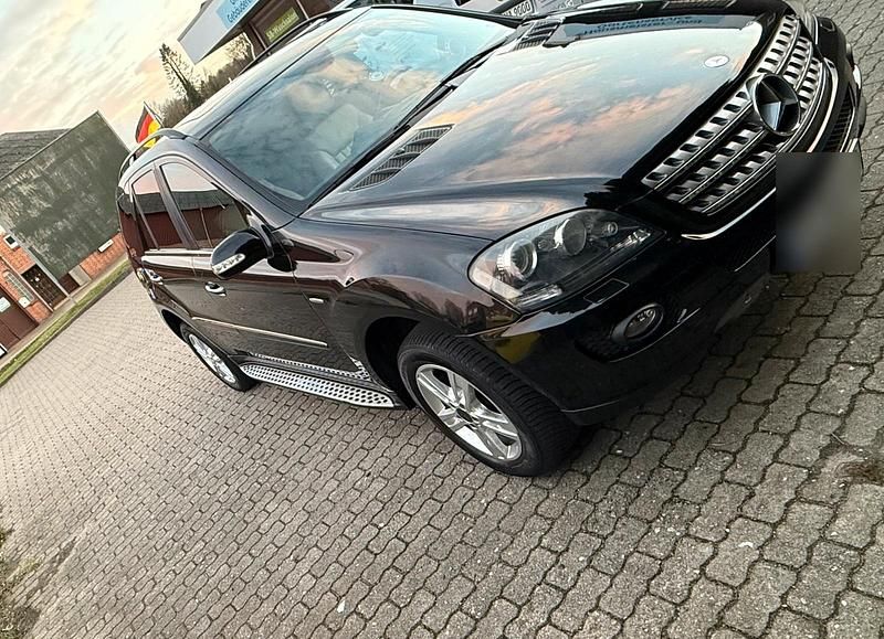 Gebraucht Mercedes ML320 224 PS (164 kW) 2009 Schwarz SUV